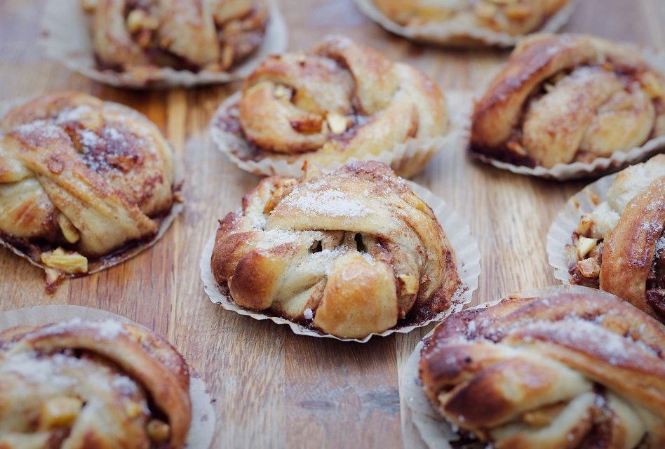 SOLD OUT – Nordic Baking – Apple and cinnamon bun (äpple-kanelbulle)